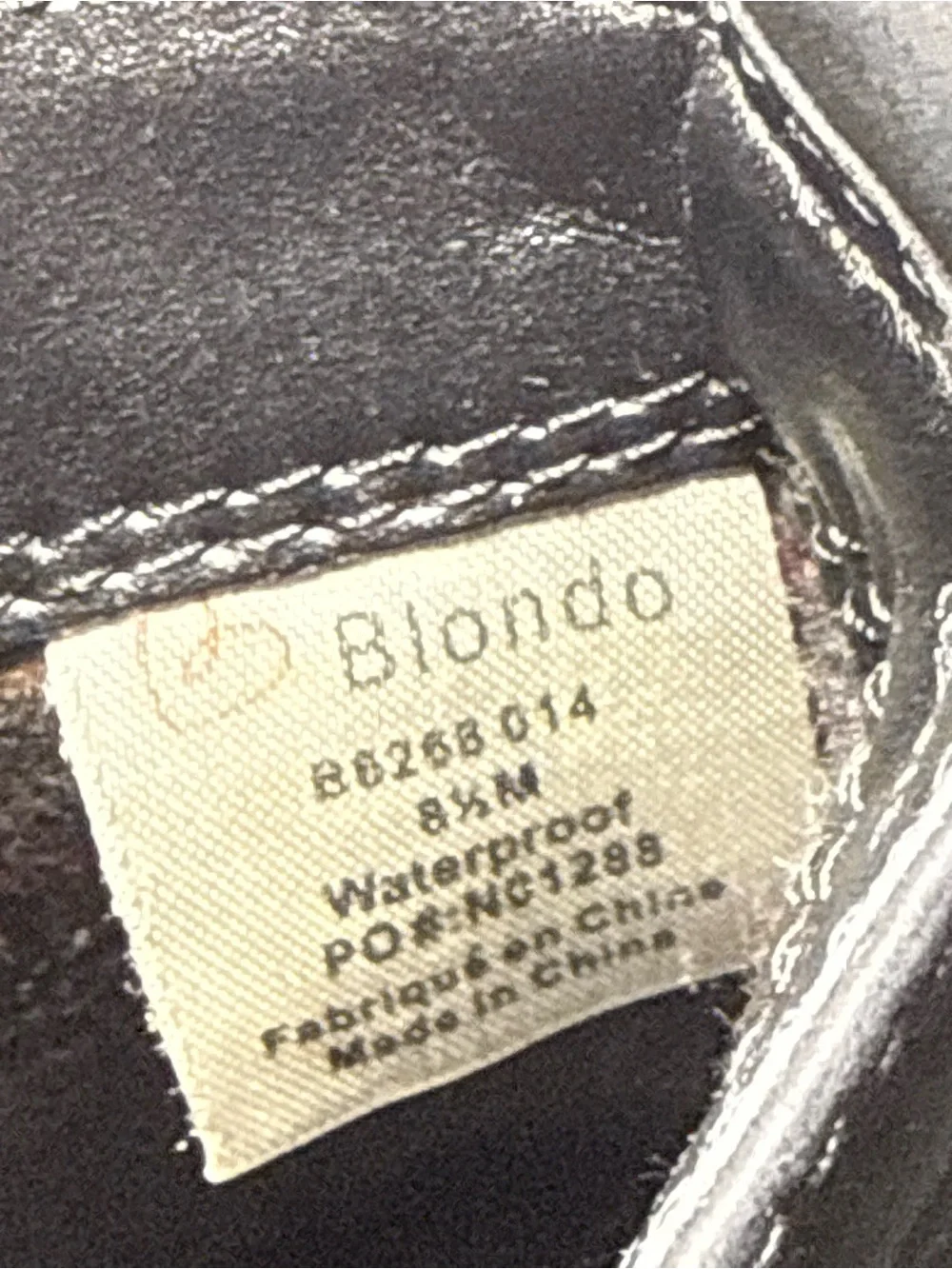 Blondo details zip
